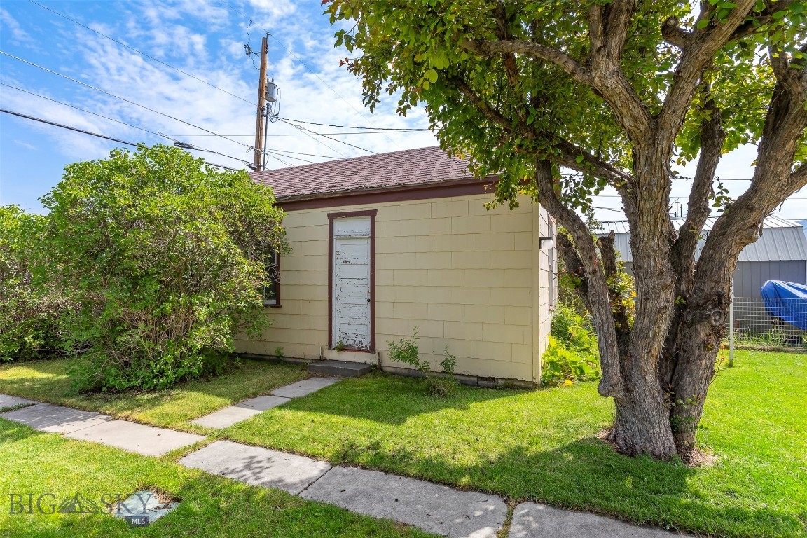 2255 North Property Photo 22