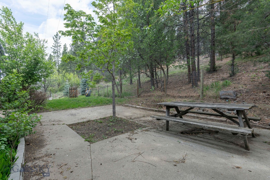 28 Pinecrest Loop Property Photo 24