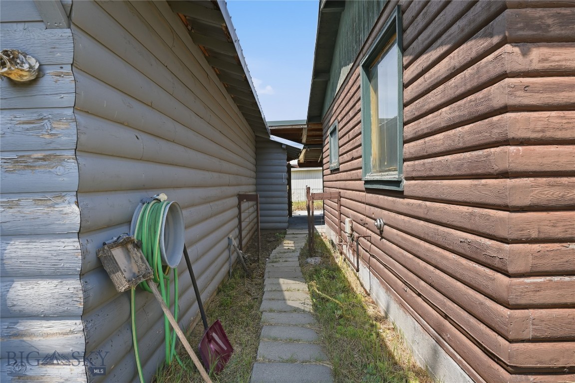13 Central Property Photo 20