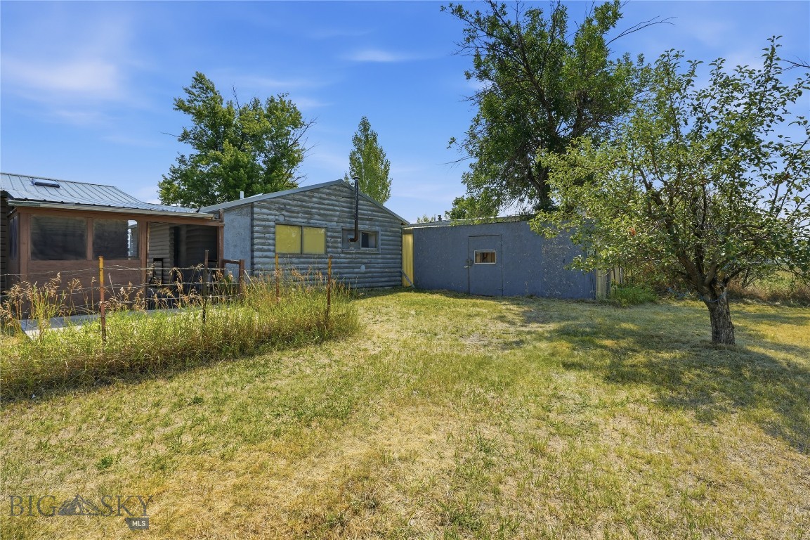 13 Central Property Photo 34