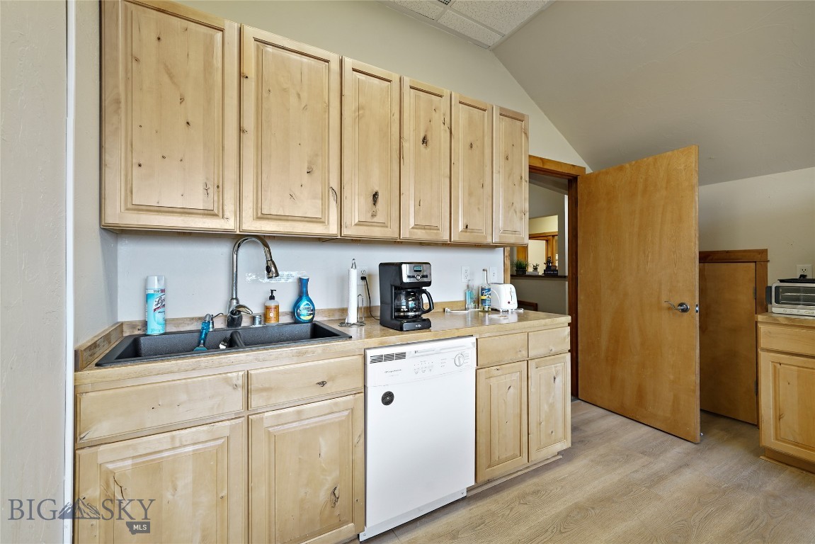 3810 Valley Commons Avenue 4 Property Photo 7