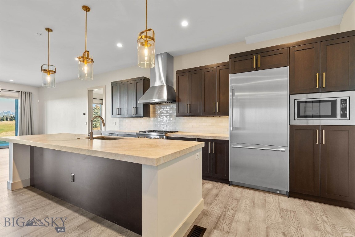 155 Balmoral Trail A Property Photo 6