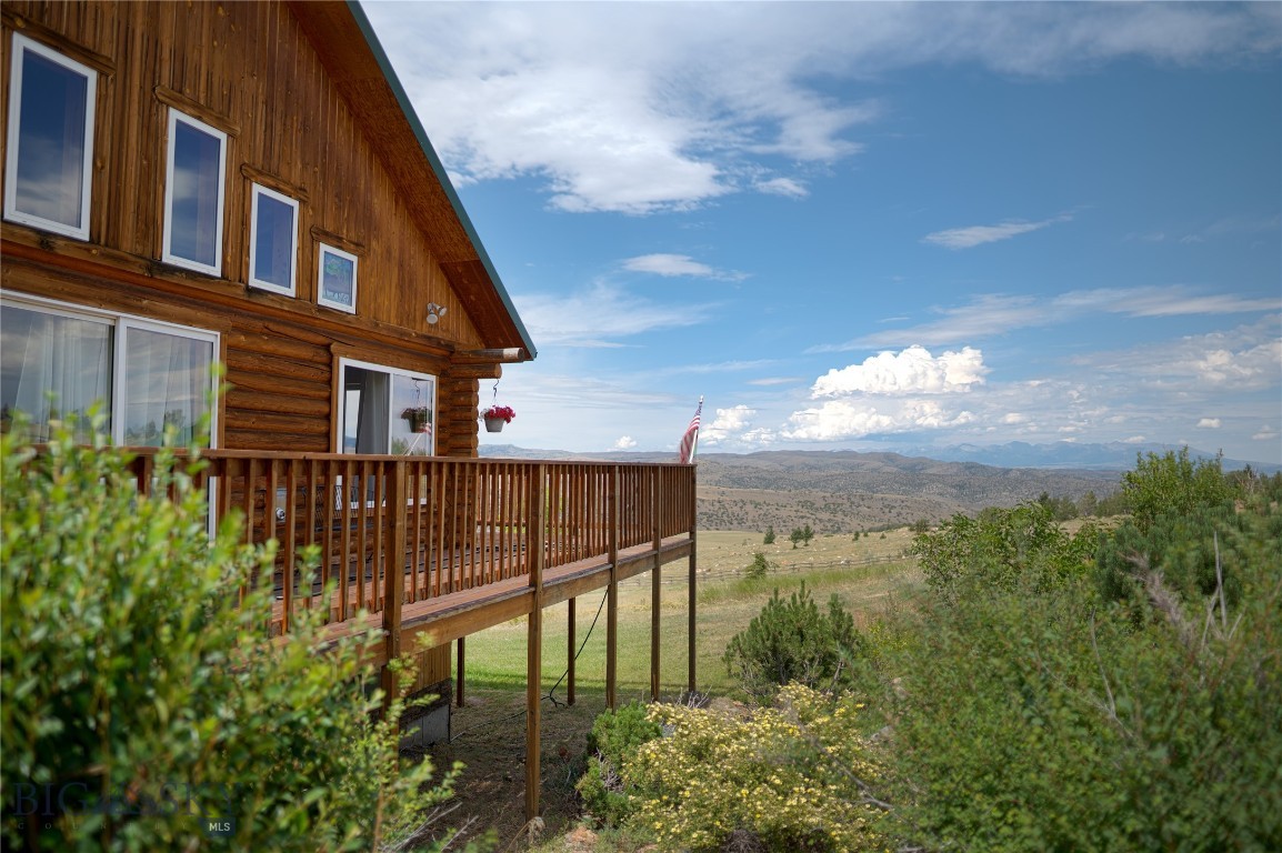 98 Pony Road Property Photo 2