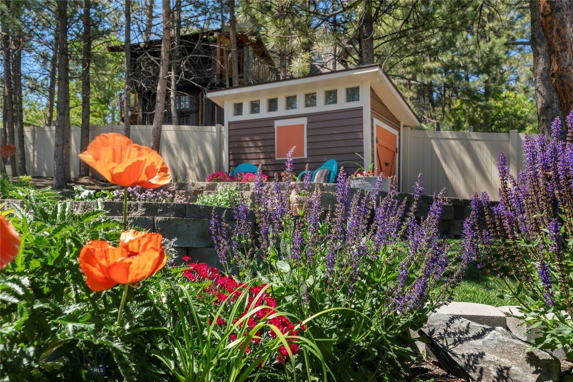 1904 Gold Rush Avenue Property Photo 3