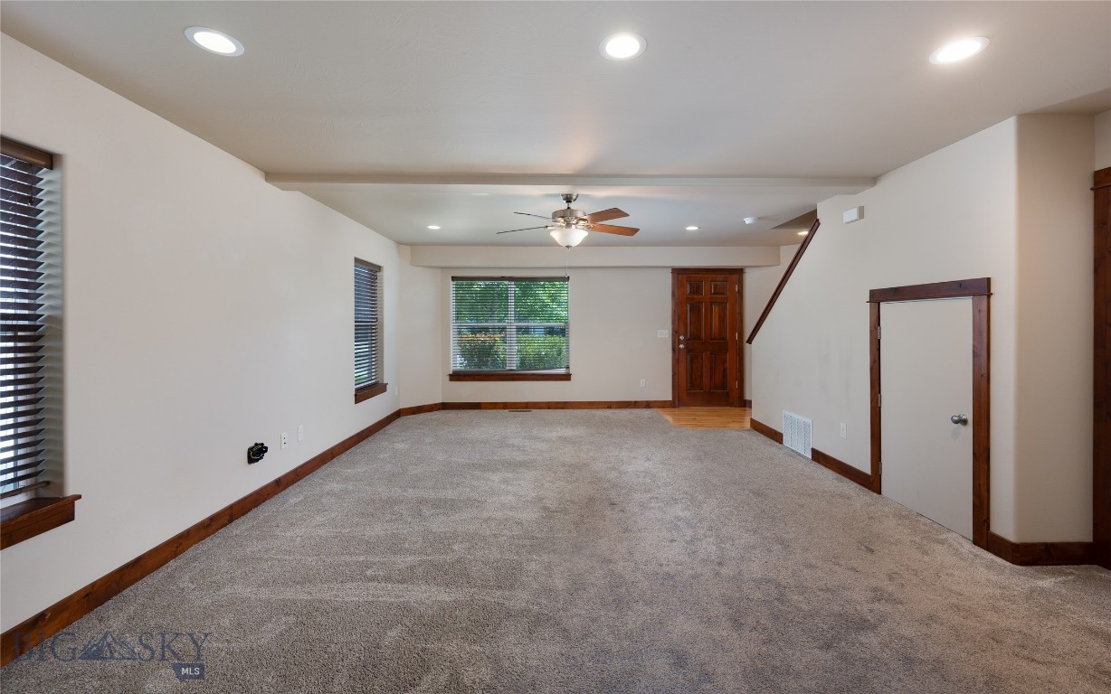 4483 Glenwood Drive Property Photo 4