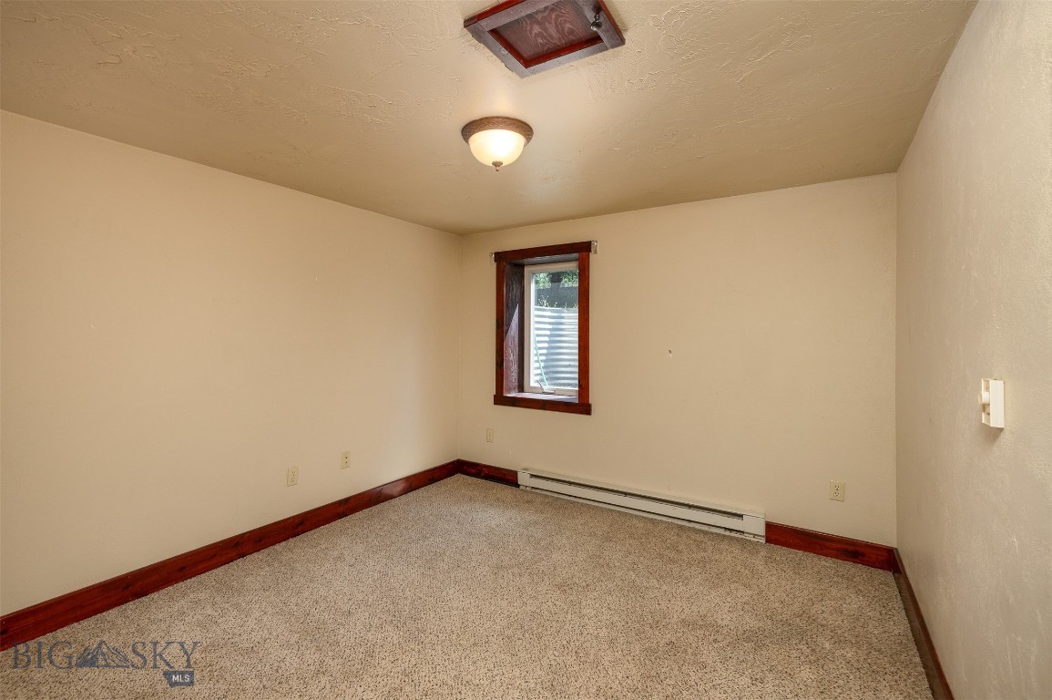 422 N 11th Property Photo 19