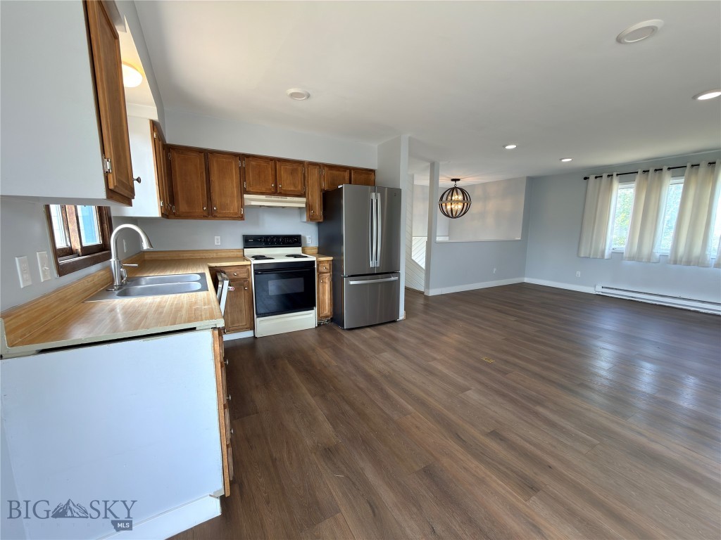302 Mcewen Drive Property Photo 4