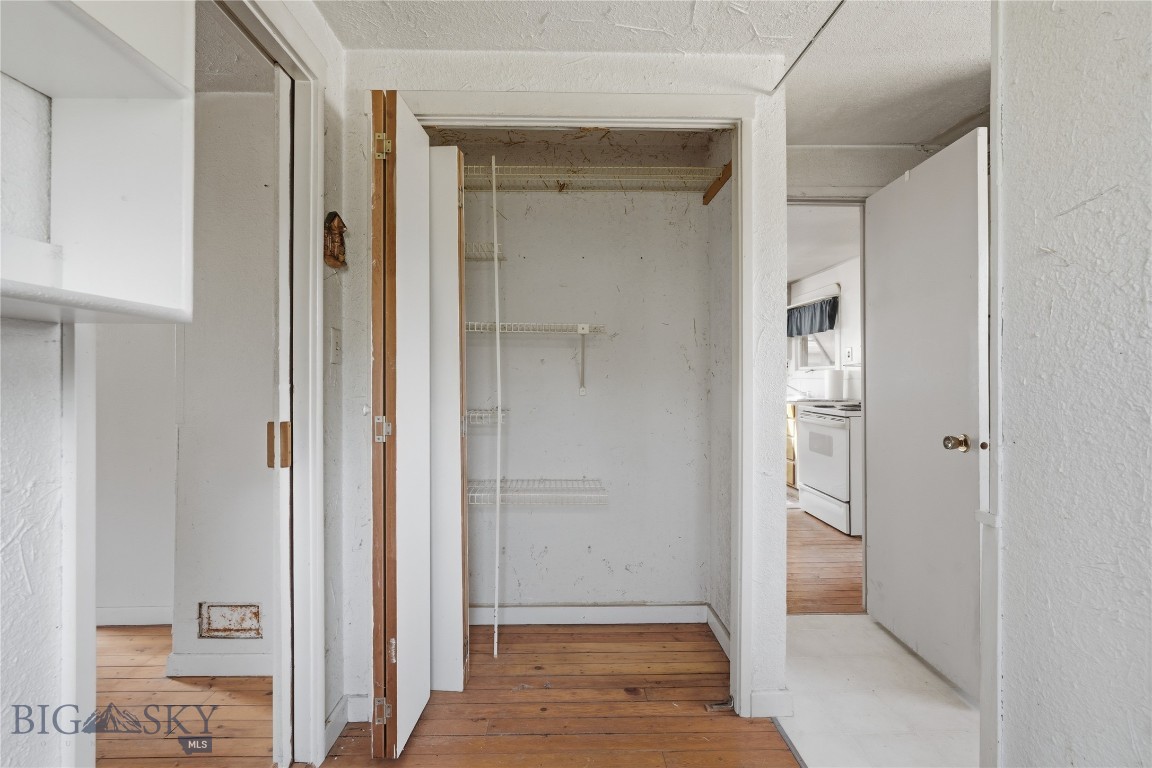 13 Central Property Photo 17