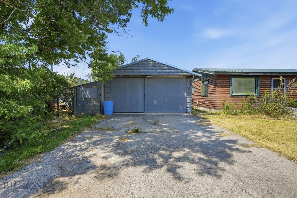 13 Central Property Photo 29