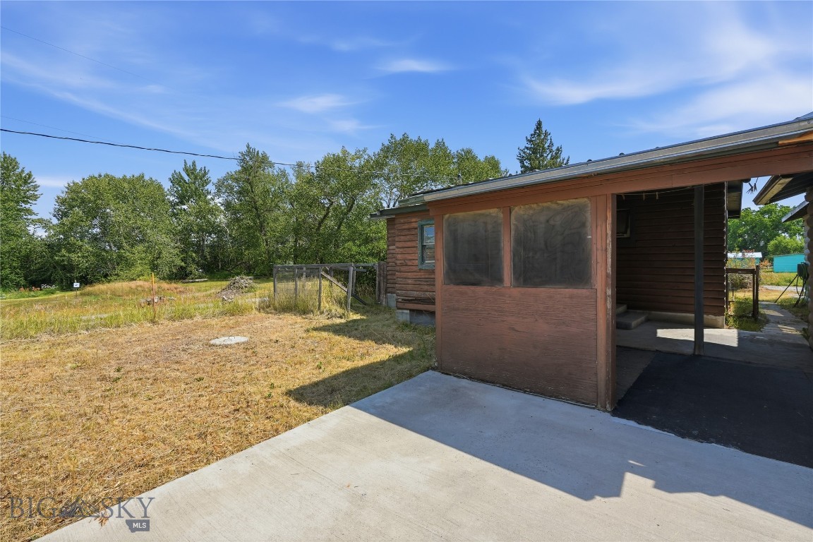 13 Central Property Photo 30