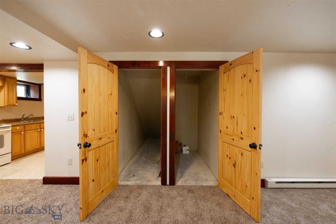 422 N 11th Avenue Property Photo 37
