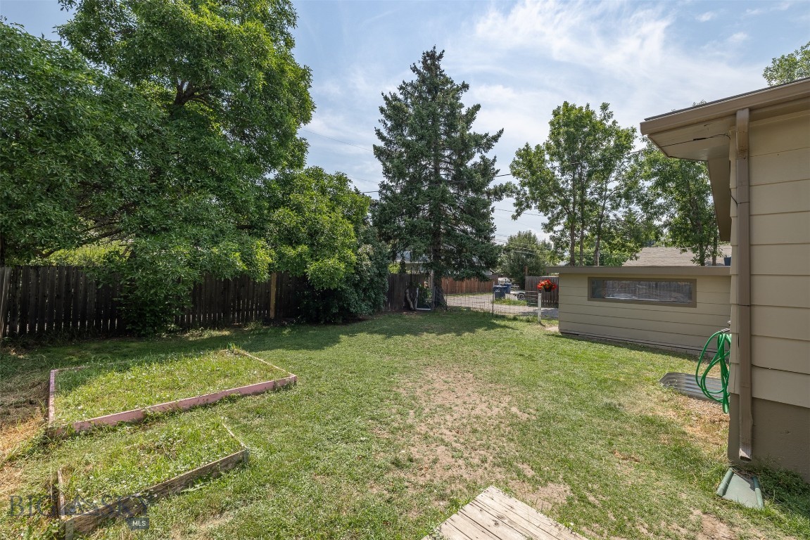 422 N 11th Avenue Property Photo 52