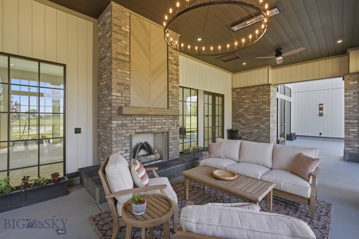2925 Glynn Abbey Way Property Photo 10