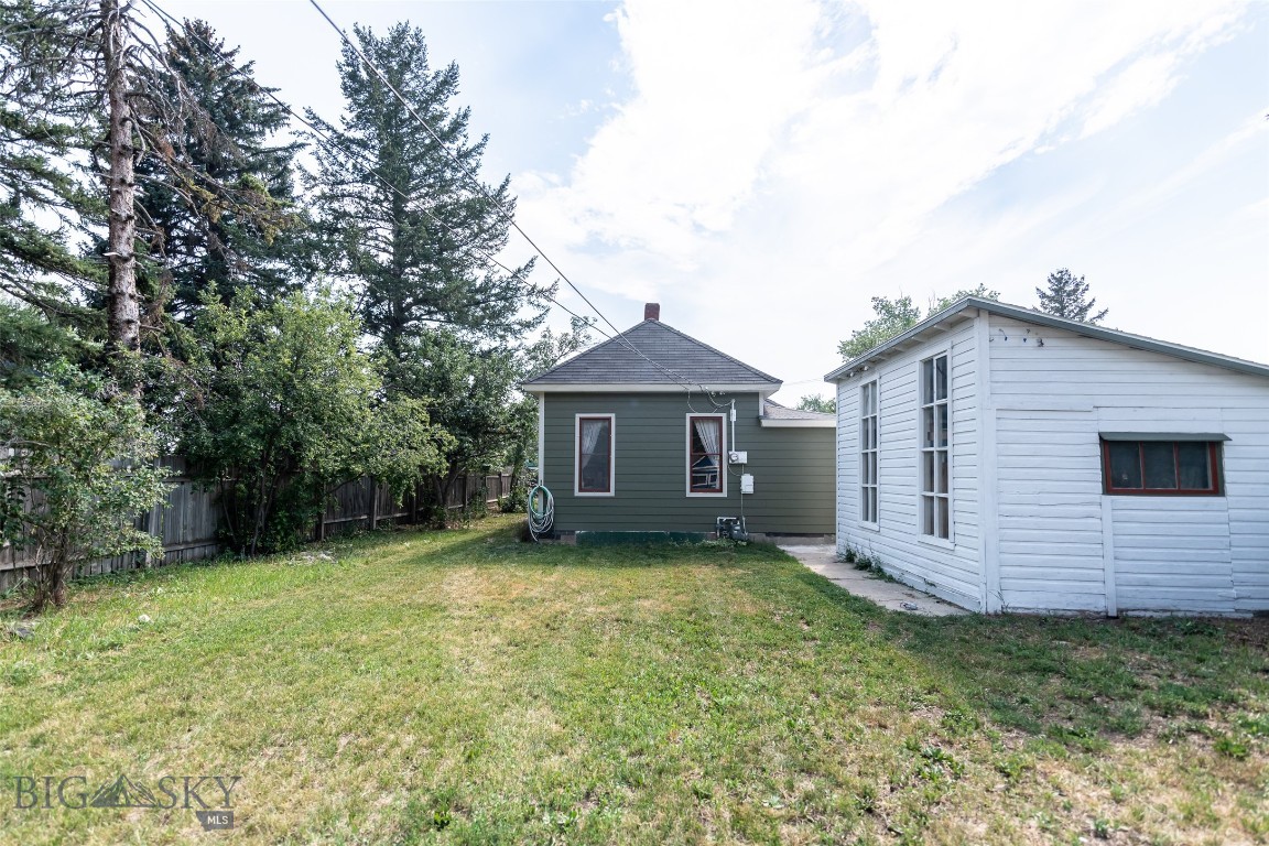 515 Silverbow Property Photo 6