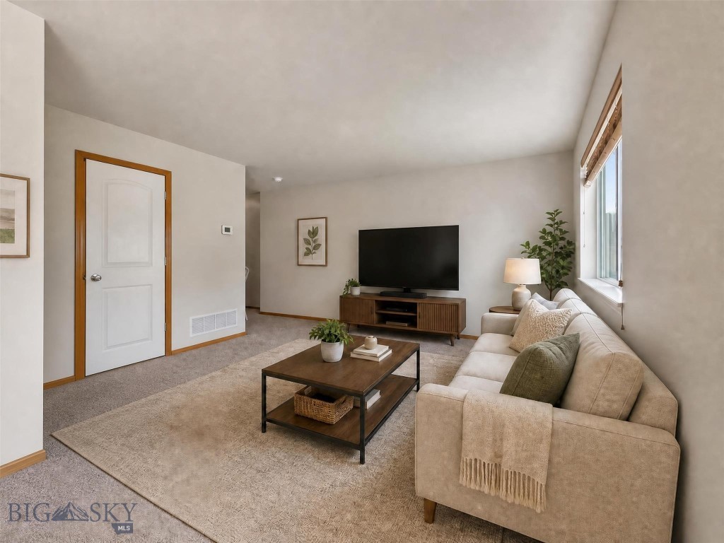 926 N River Rock Property Photo 3
