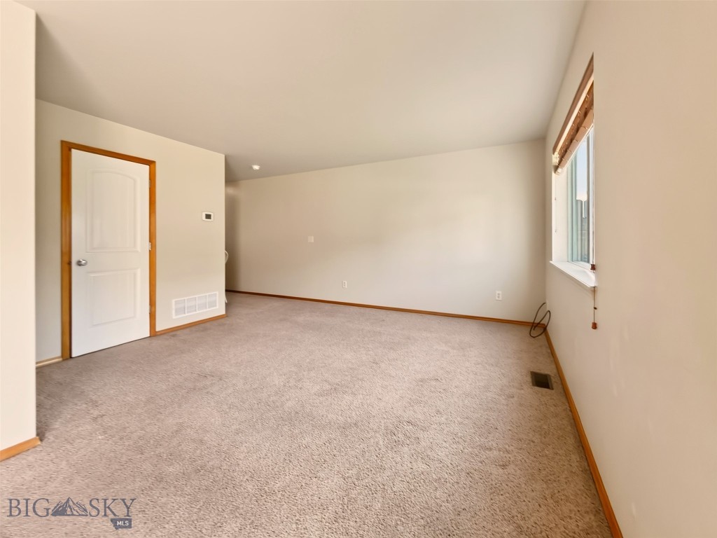 926 N River Rock Property Photo 8