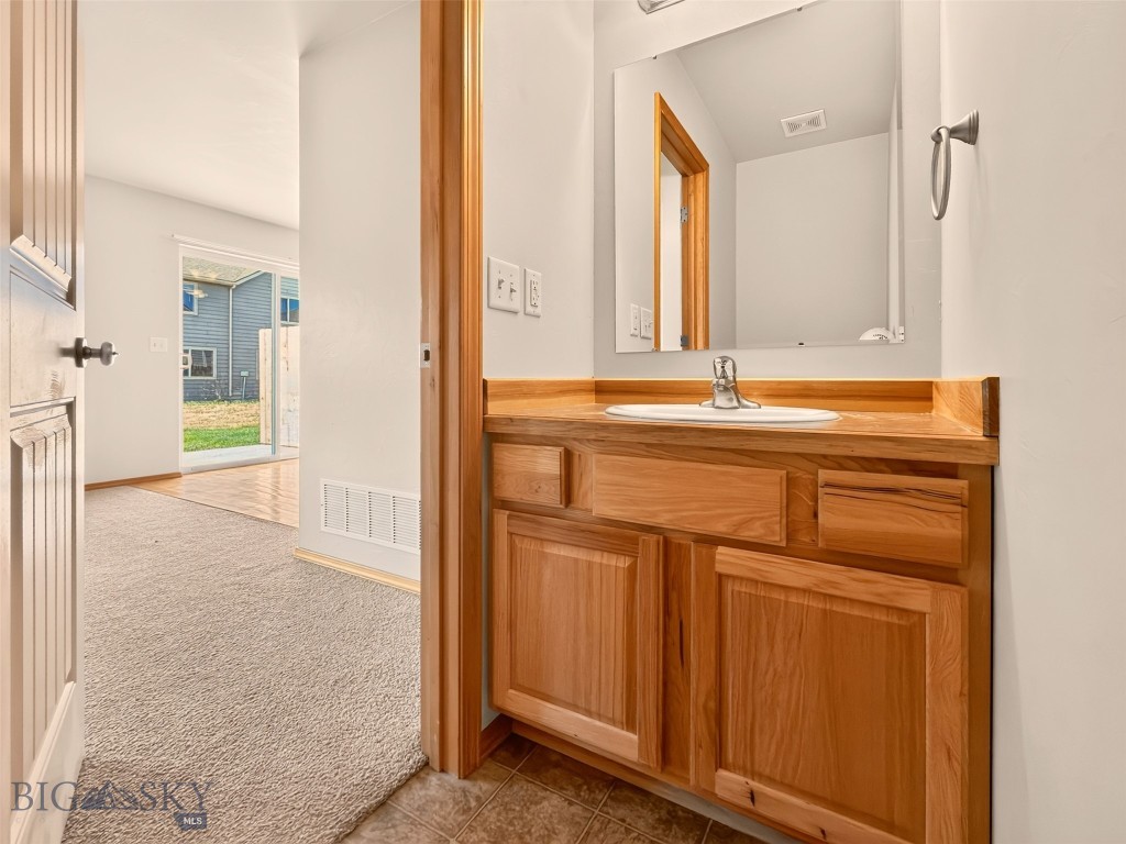 926 N River Rock Property Photo 15