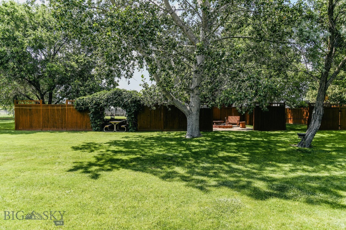 1165 Laknar Lane Property Photo 14