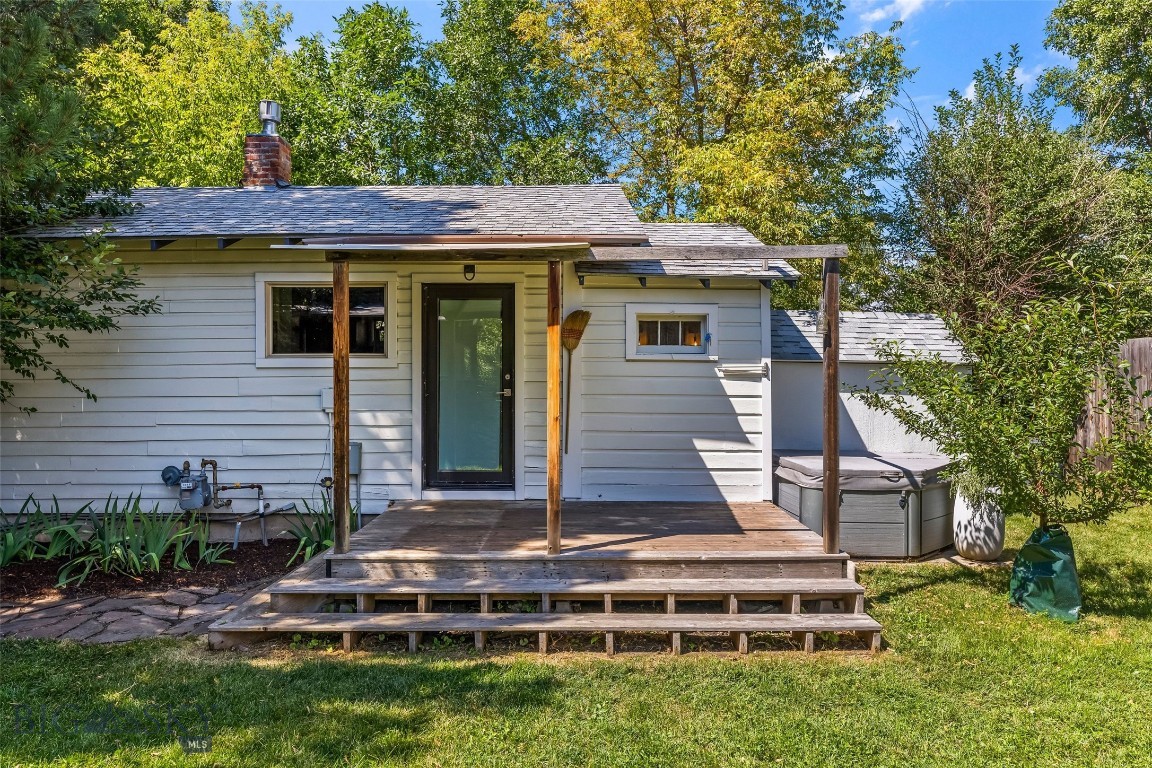 809 E Davis Street Property Photo 3