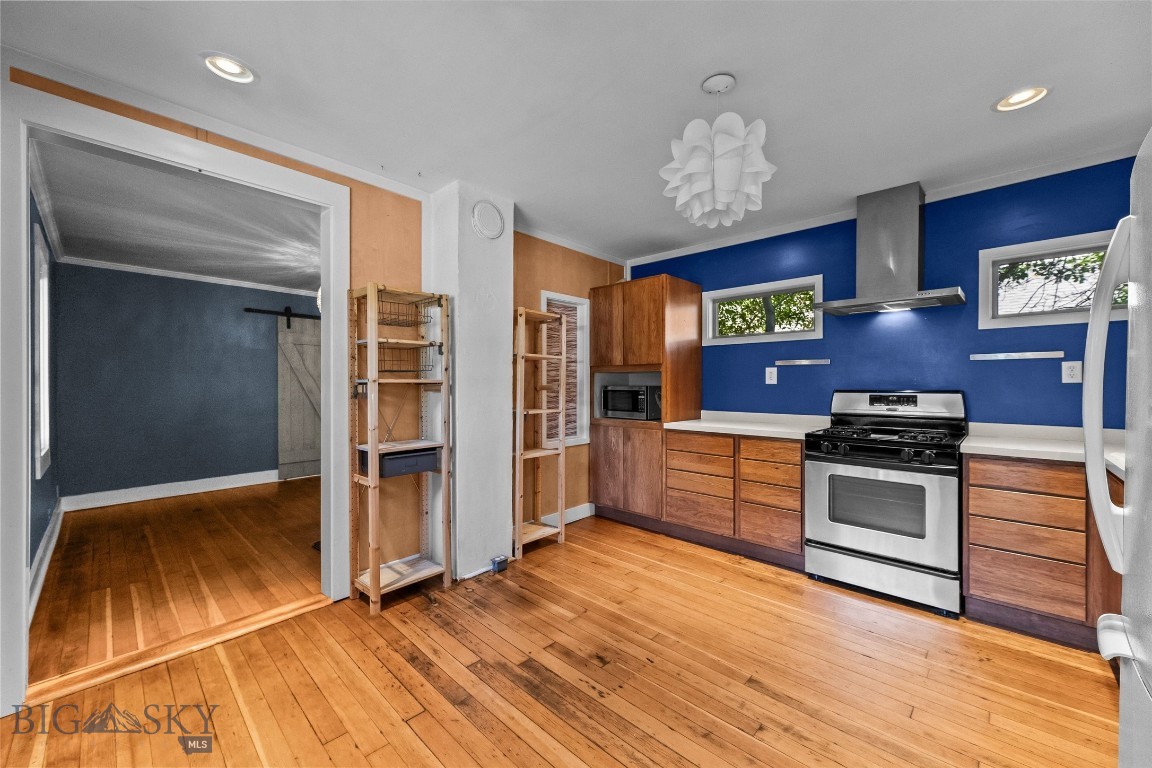 809 E Davis Street Property Photo 4