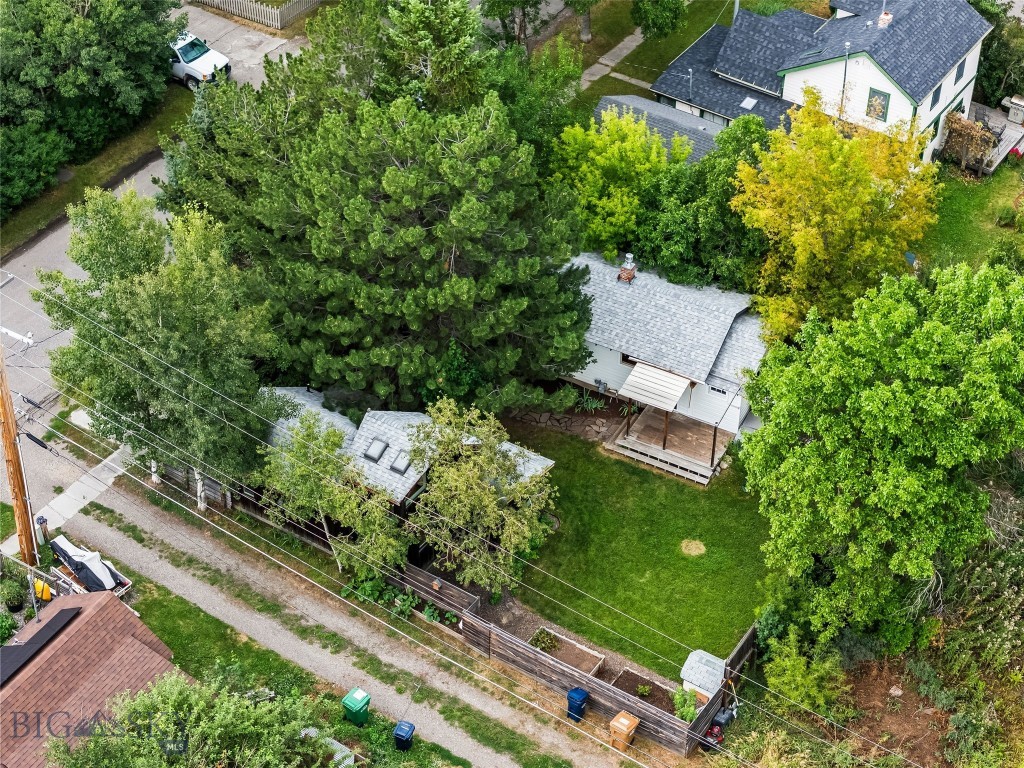809 E Davis Street Property Photo 18