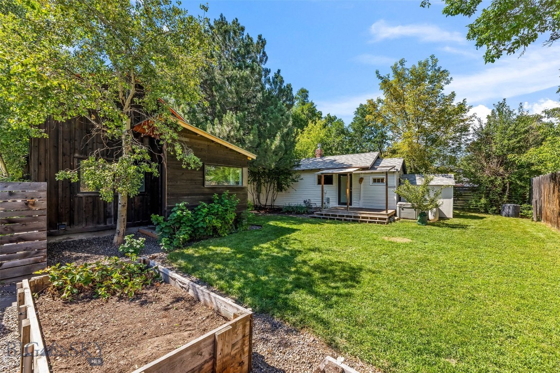 809 E Davis Street Property Photo 35