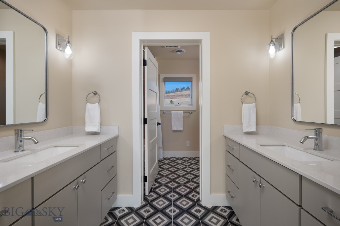 118 Robert Court Property Photo 34