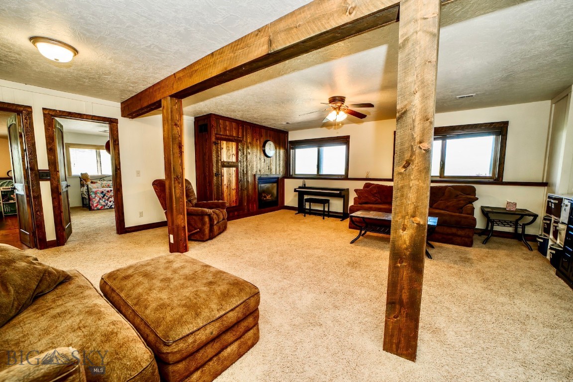 240 E Highwood Road Property Photo 13