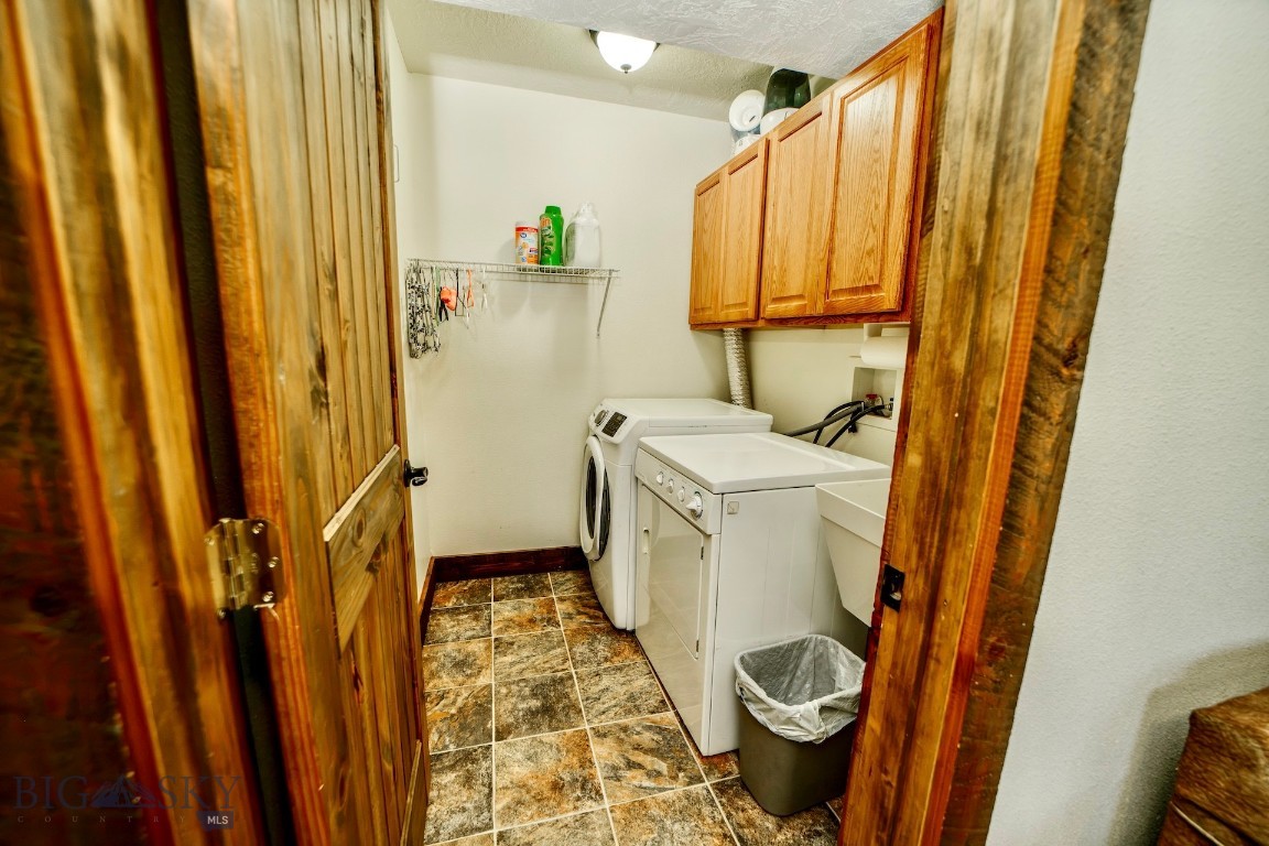 240 E Highwood Road Property Photo 14