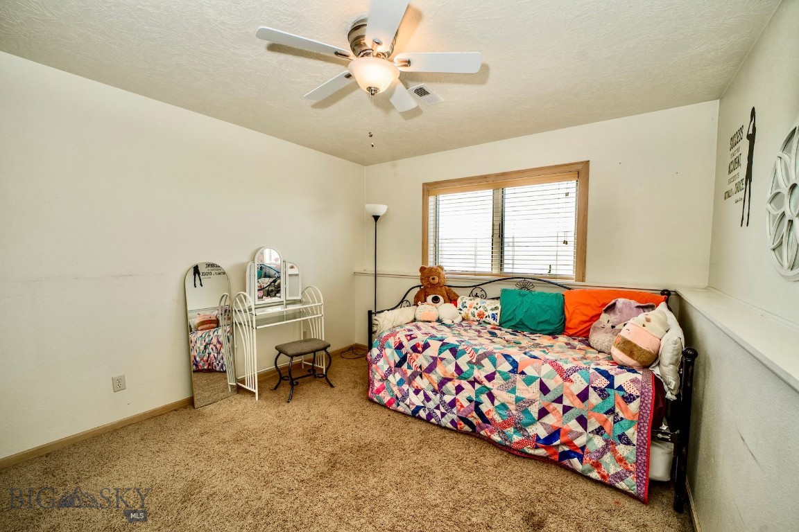 240 E Highwood Road Property Photo 16