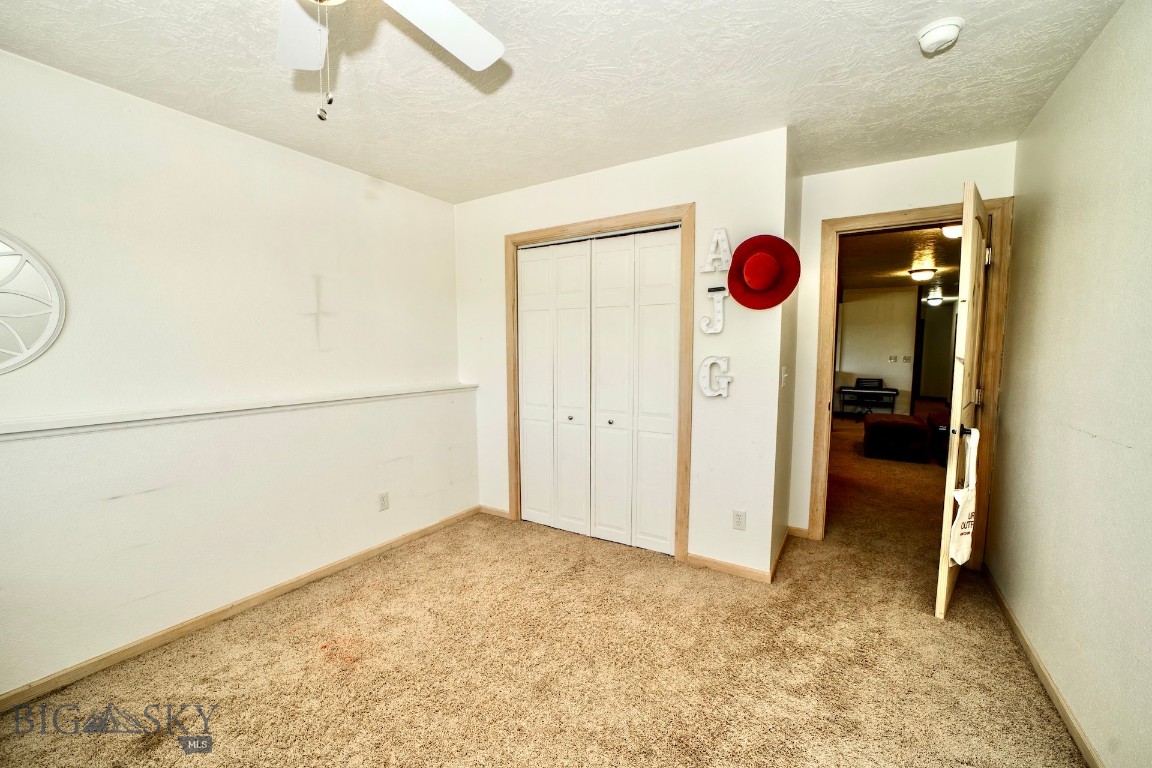 240 E Highwood Road Property Photo 18