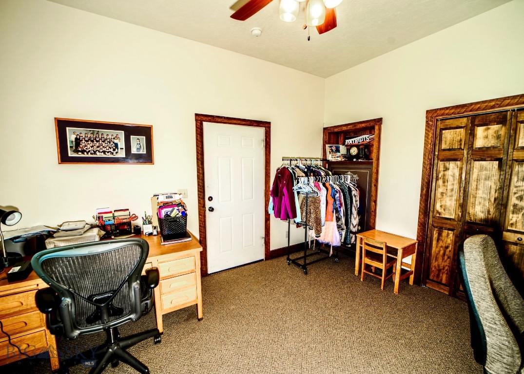 240 E Highwood Road Property Photo 21