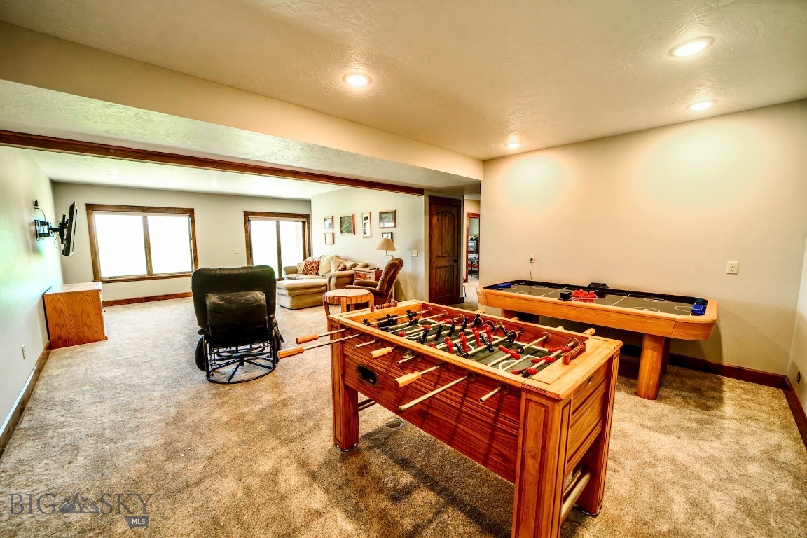 240 E Highwood Road Property Photo 41