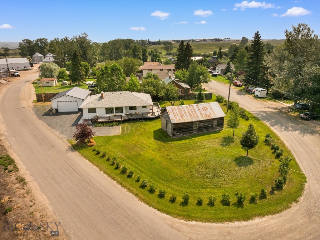 10 Lake Property Photo 1