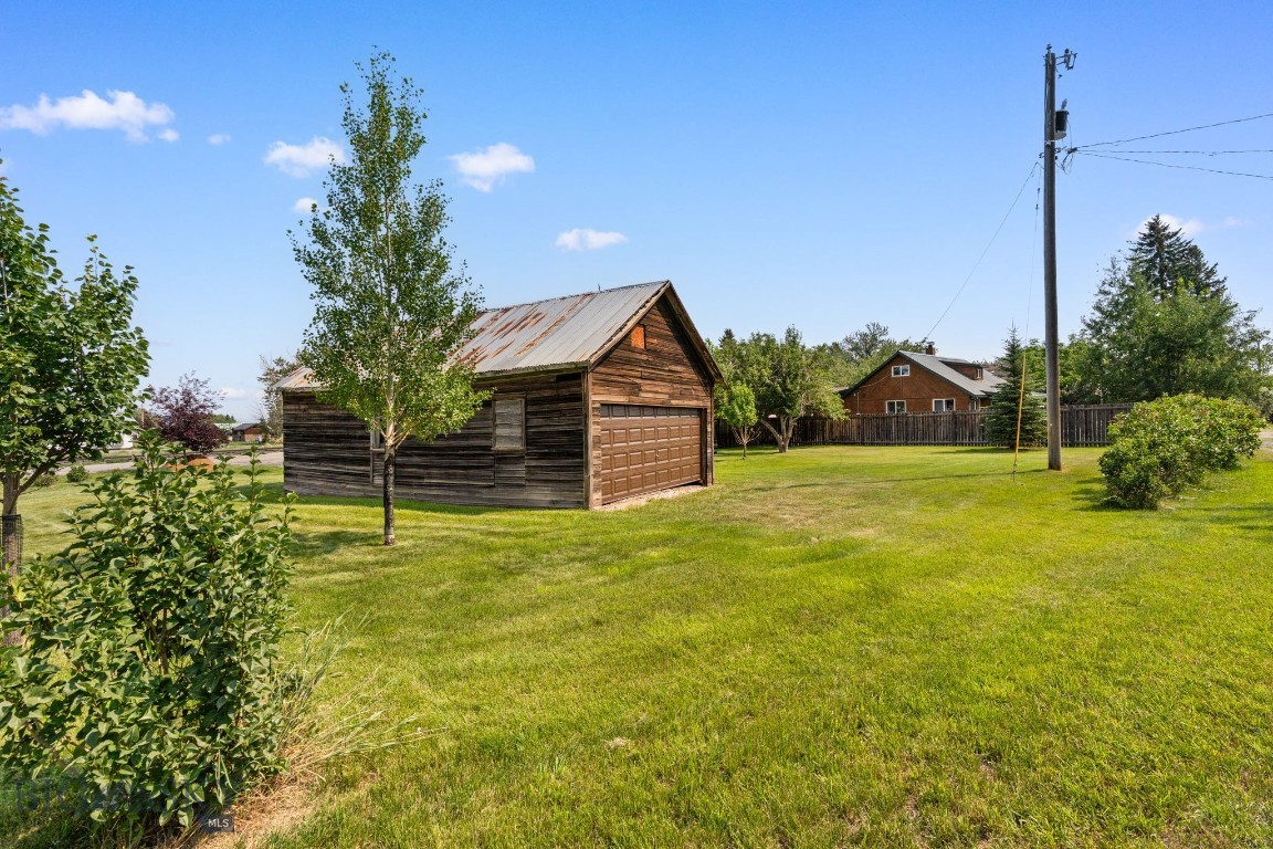 10 Lake Property Photo 63