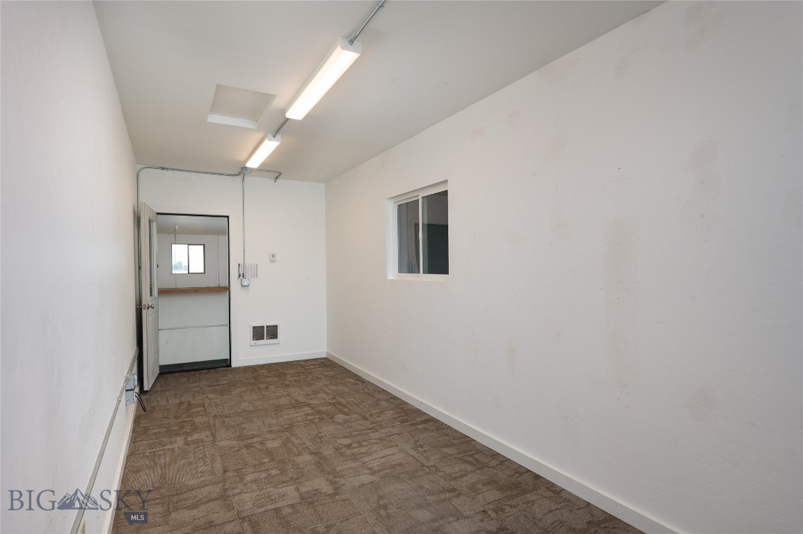 211 Jetway Drive D Property Photo 6