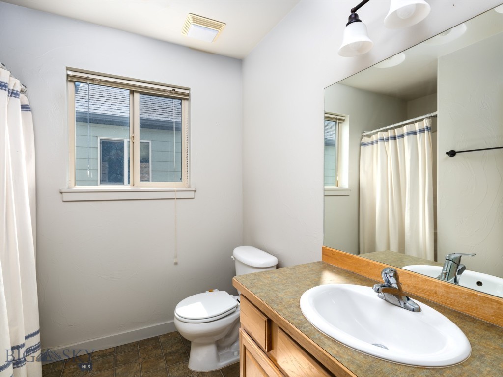 941 Saxon Way A Property Photo 10