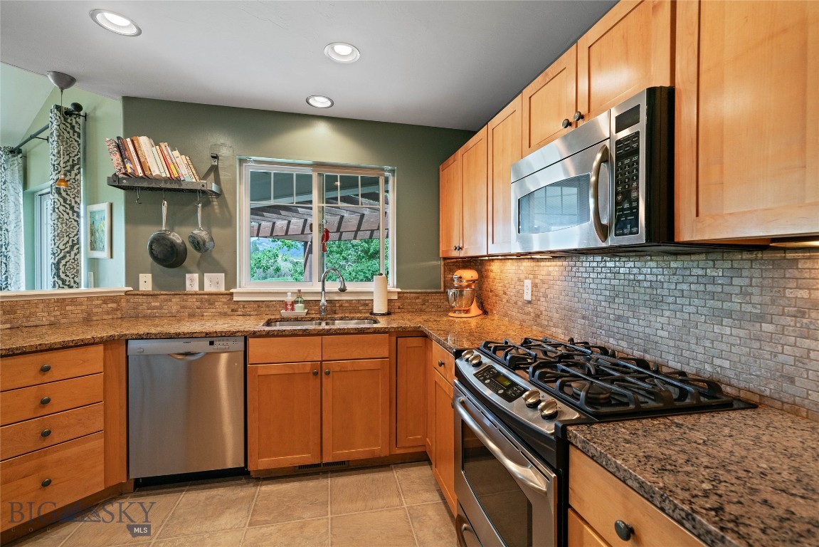 1234 Hunters Way Property Photo 14