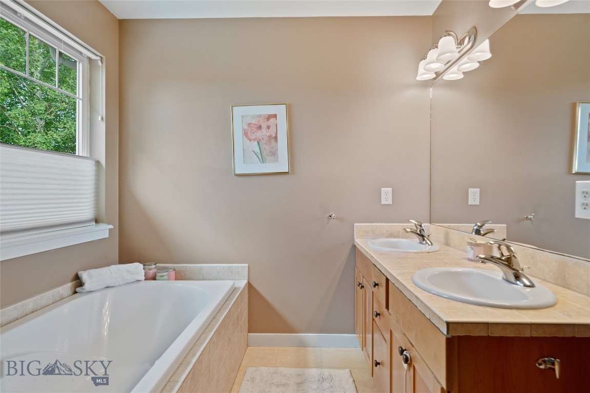 1234 Hunters Way Property Photo 25