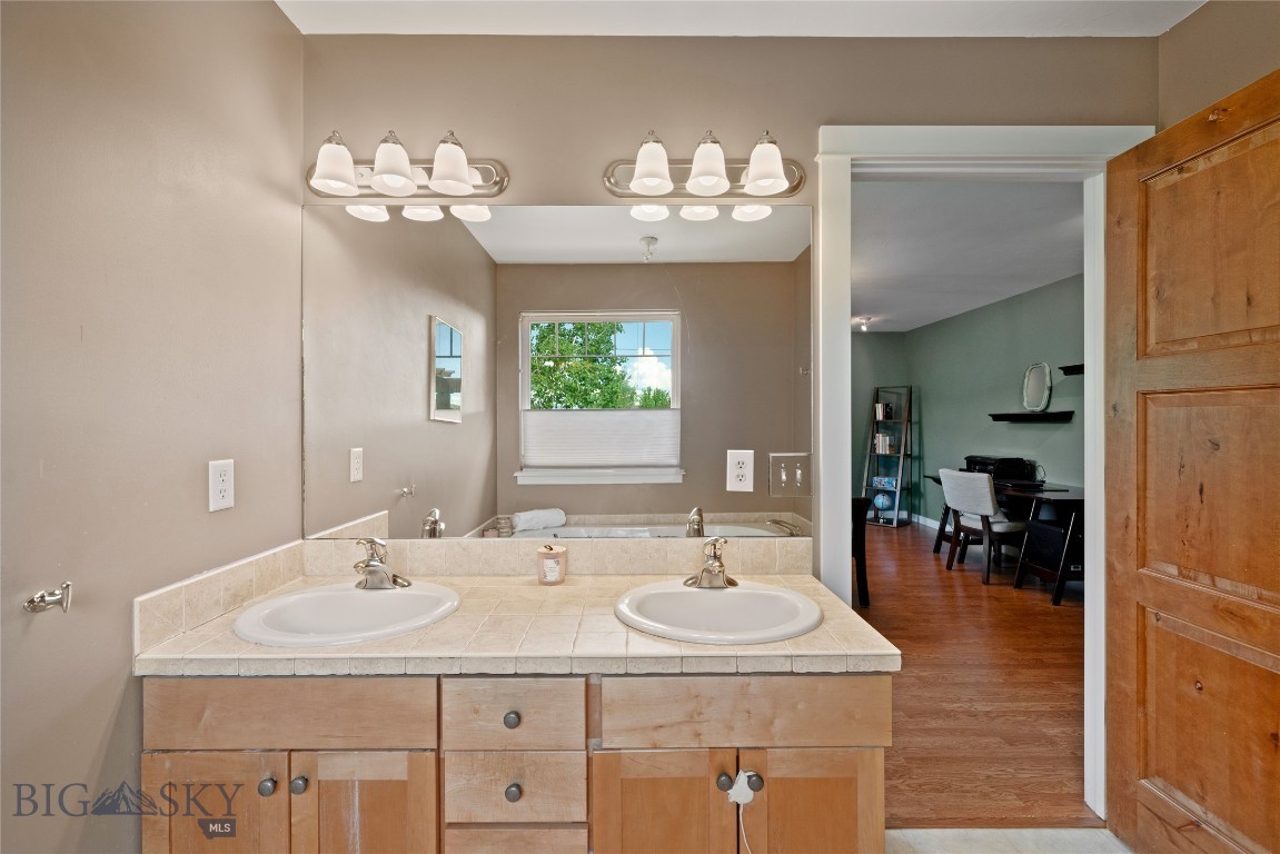 1234 Hunters Way Property Photo 26