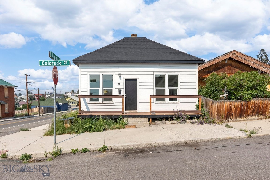 547 S Colorado Property Photo 1