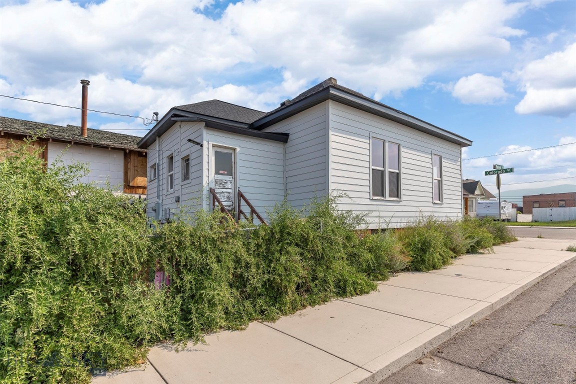 547 S Colorado Property Photo 3