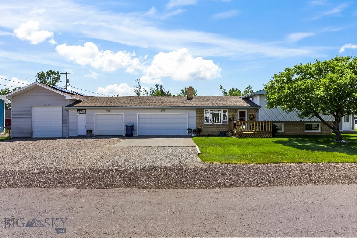 1123 W Summit Street Property Photo 5