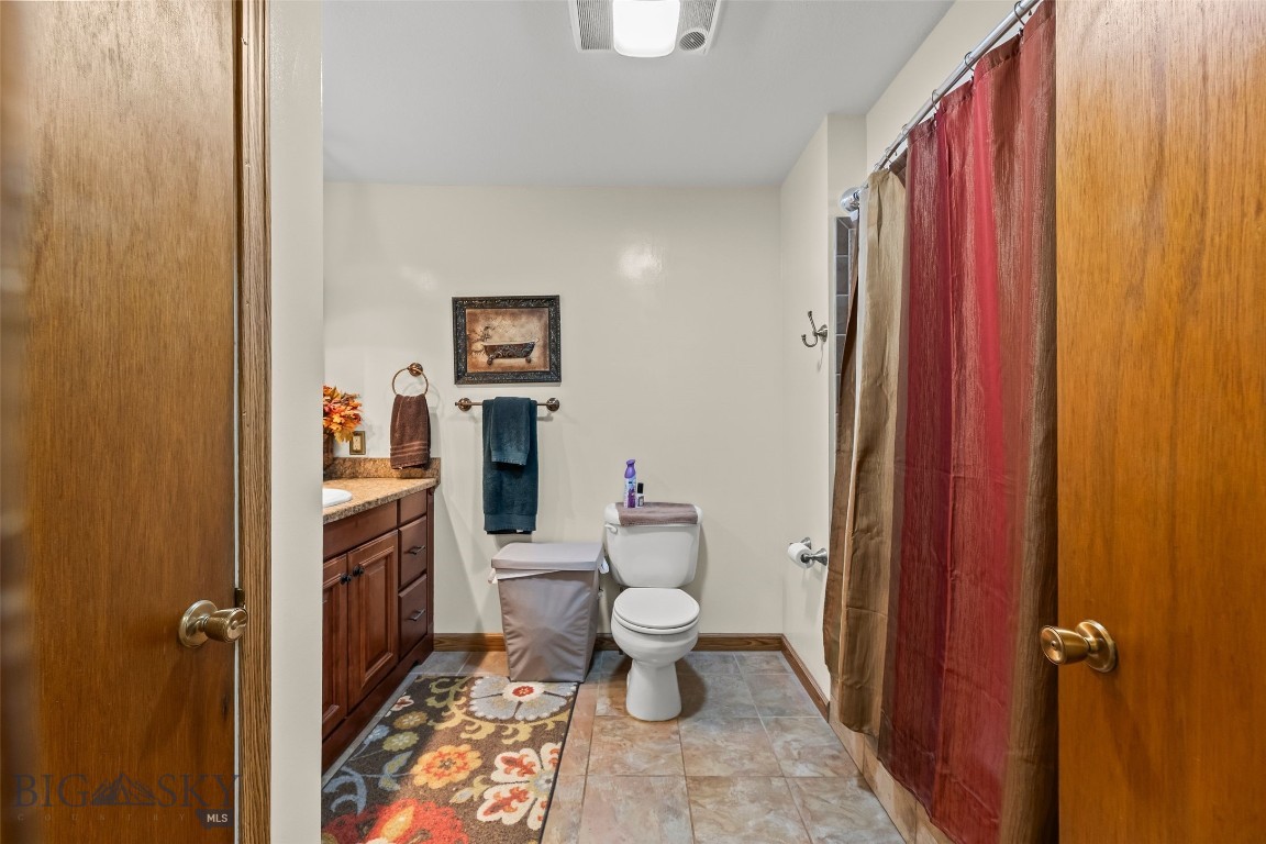 1123 W Summit Street Property Photo 36