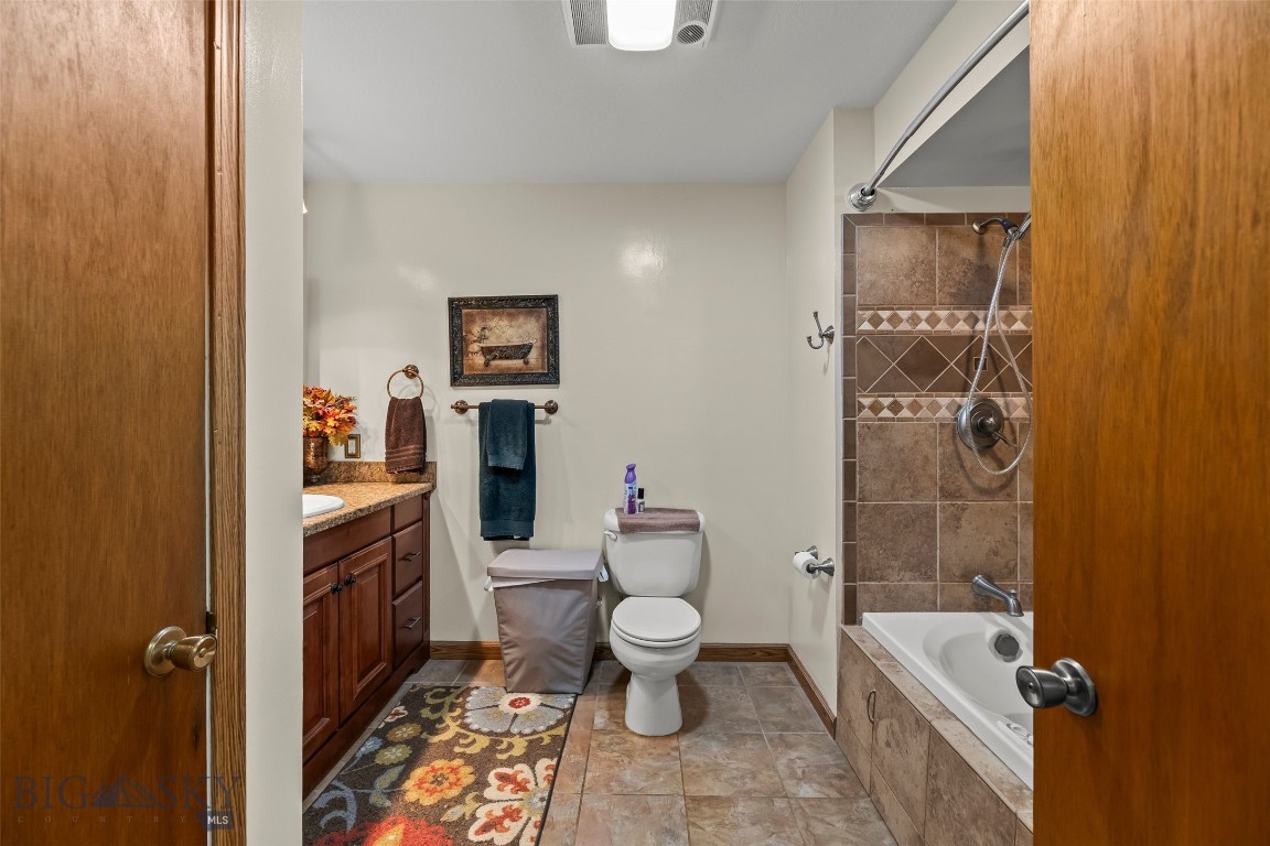 1123 W Summit Street Property Photo 37