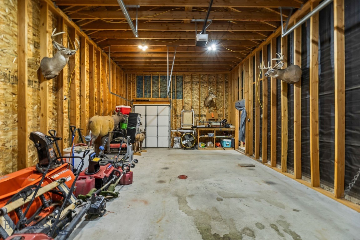 1123 W Summit Street Property Photo 58