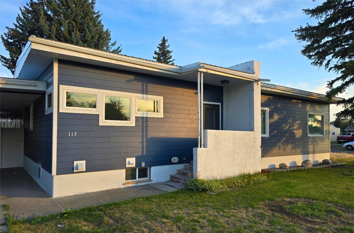 117 W 7th Avenue W Property Photo 1