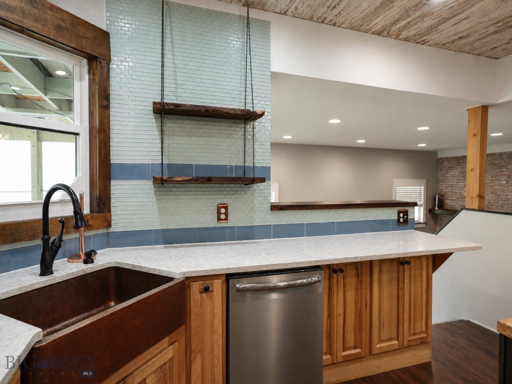 117 W 7th Avenue W Property Photo 6