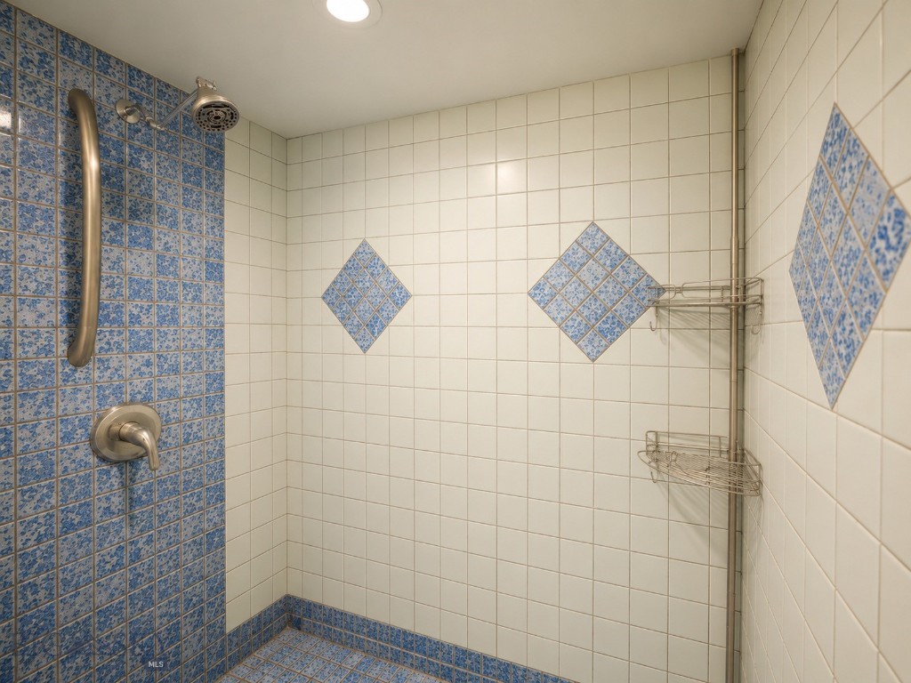 117 W 7th Avenue W Property Photo 35