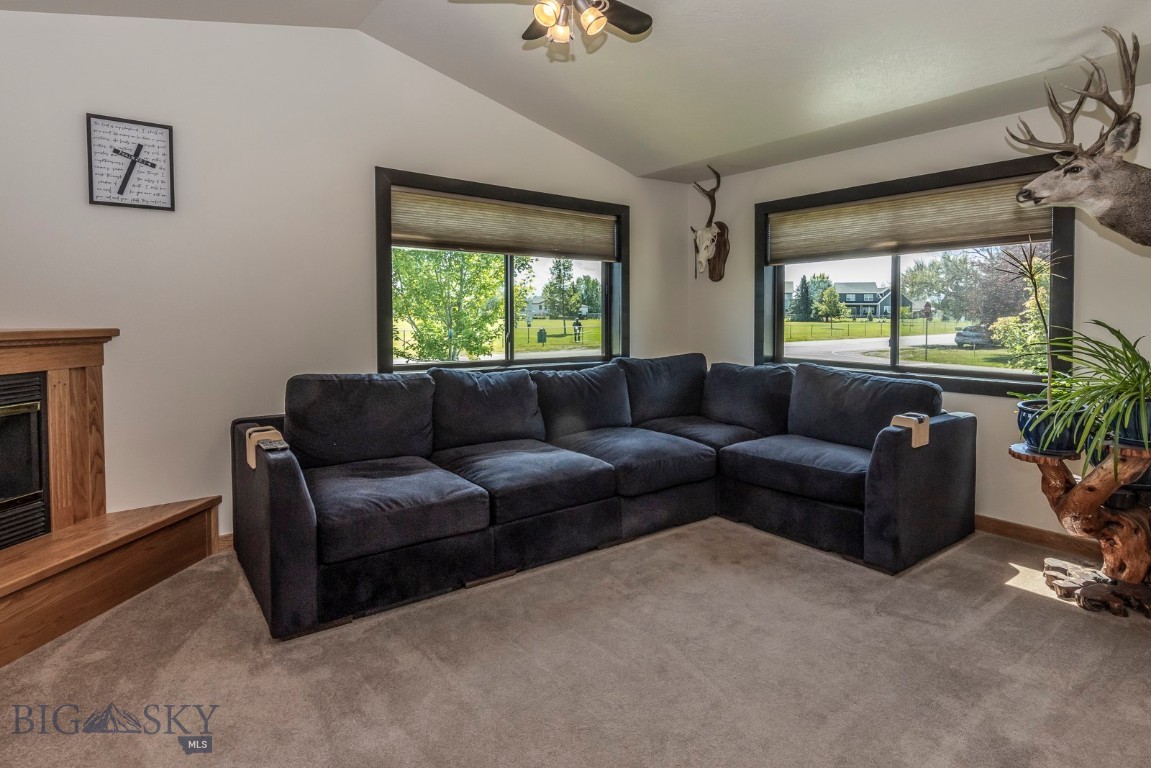 1013 E Missoula Avenue Property Photo 3